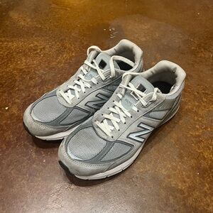New Balance 990v5